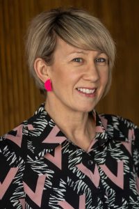 Caroline Minshall Profile Picture - About Pink Lime Studios