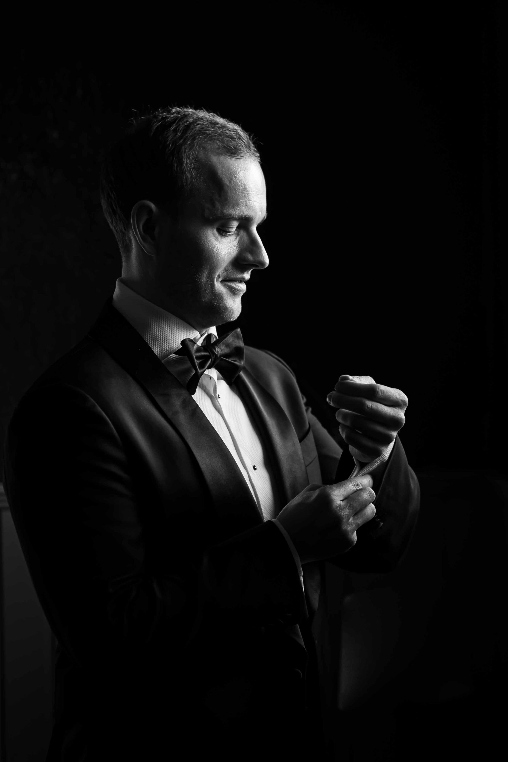 groom gets ready for wedding